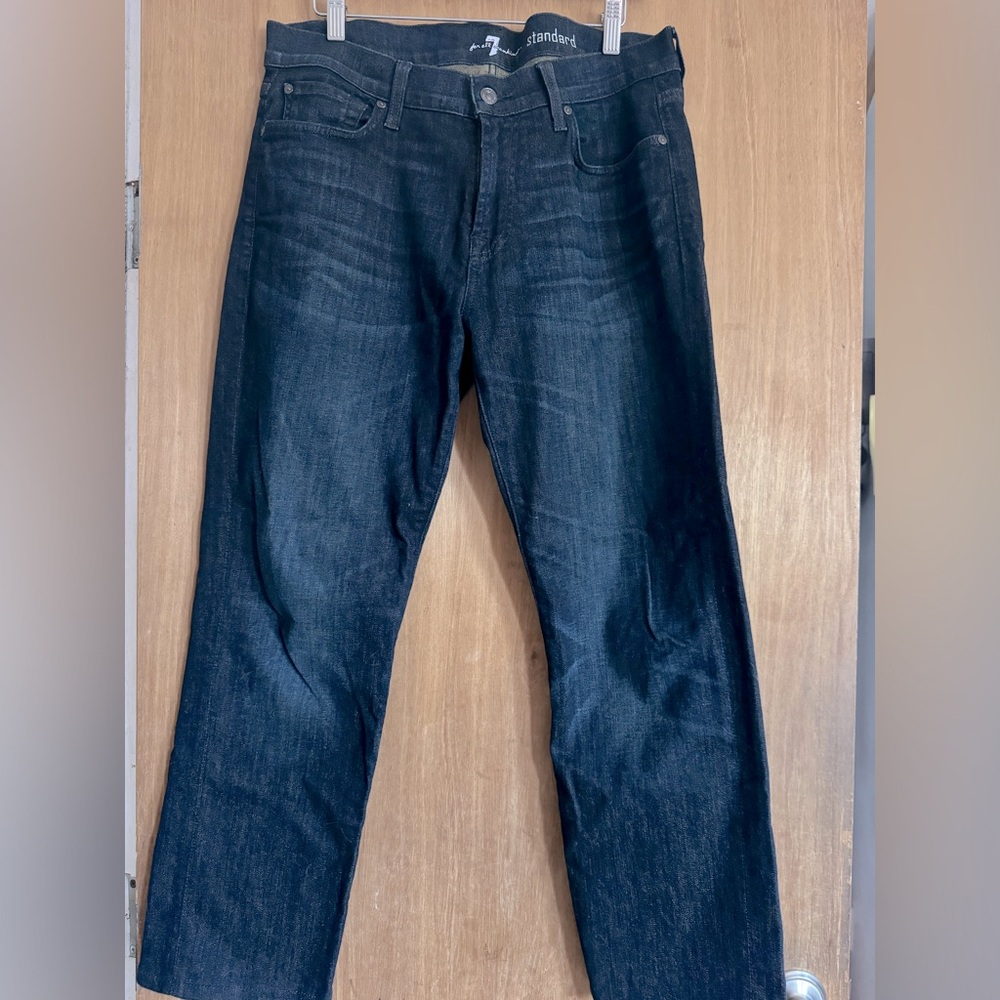Men’s 33 x 30/31   7 For All mankind straight fit dark denim jeans